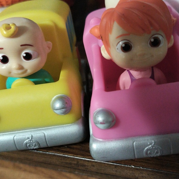 CoComelon Mini Vehicles Set - Picture 4 of 5